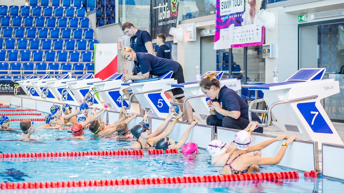 W minioną sobotę, 9 września, w Lublinie odbył się pierwszy Otylia Swim Tour w 2017 roku. W tym sezonie Otylia Jędrzejczak wraz z kadrą trenerów, psychologów i dietetyków odwiedzi łącznie aż 6 miast. W wydarzeniach w Lublinie, Katowicach, Łodzi, Wałbrzychu, Piasecznie i Toruniu weźmie udział prawie tysiąc dzieci w wieku od 9 do 14 roku życia. W projekcie, współfinansowanym przez Ministerstwo Sportu i Turystyki, przewidziano także atrakcje dla rodziców.