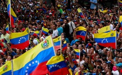 Wenezuela na skraju wojny domowej. Lider opozycji ogłosił się prezydentem. Uznały go UE i USA. Rosja i Chiny wspierają Maduro