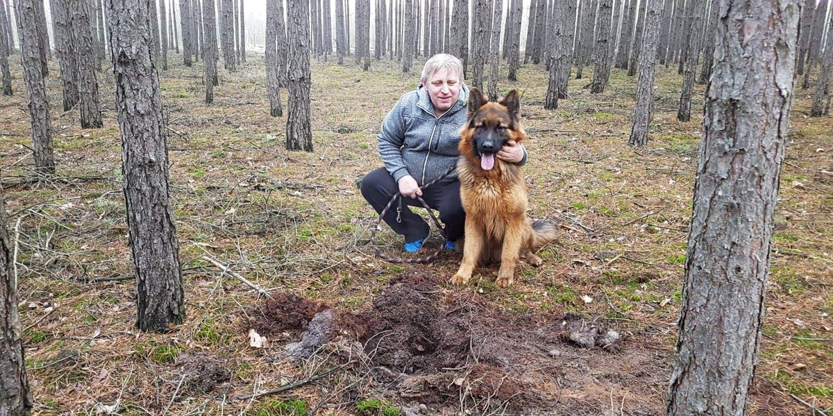 Oprawca skatował psa i próbował zakopać go żywcem 