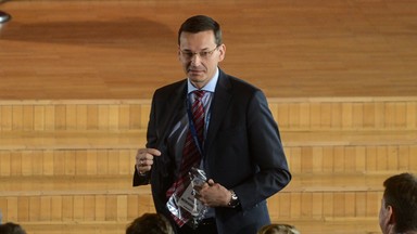 Morawiecki: plan elektromobilności kołem zamachowym gospodarki