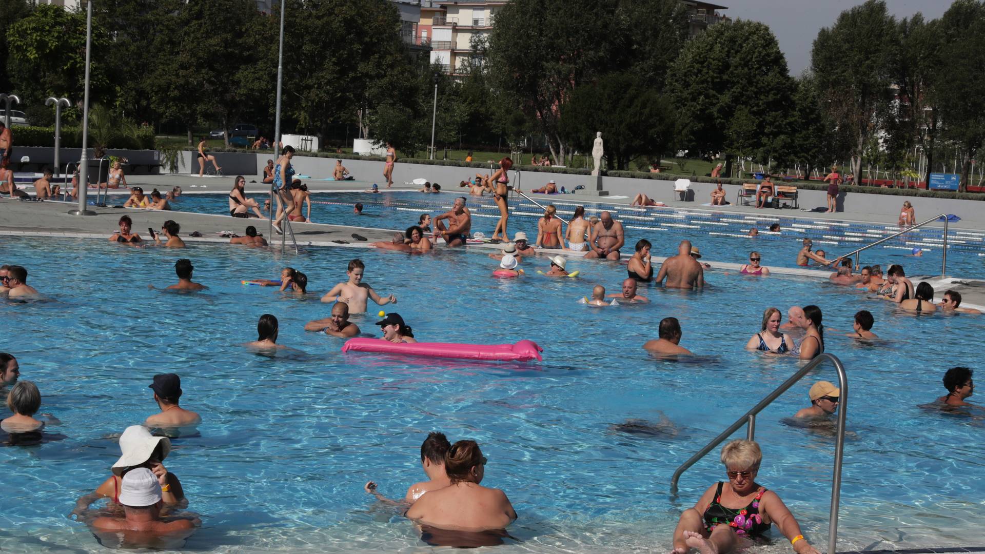 Ennyiért csobbanhatsz 2023-ban a legjobb magyar strandokon és aquaparkokban