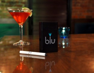 Blu proponuje e-papierosy z „funkcjami społecznościowymi”