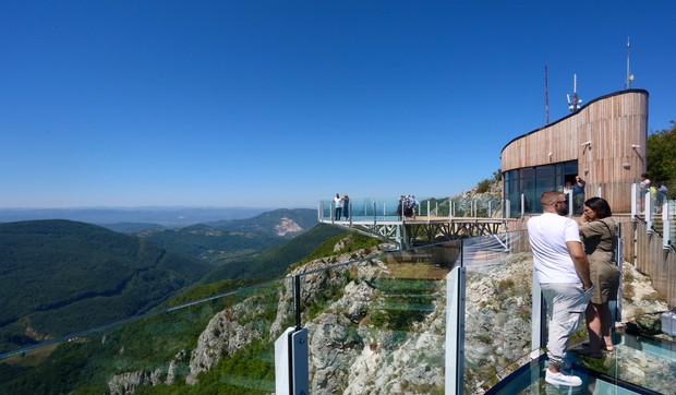 Stakleni vidikovac "Kablar"