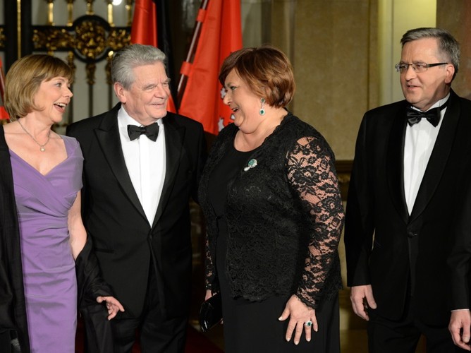 Daniela Schadt, Joachim Gauck, Anna Komorowska i Bronisław Komorowski (od lewej)