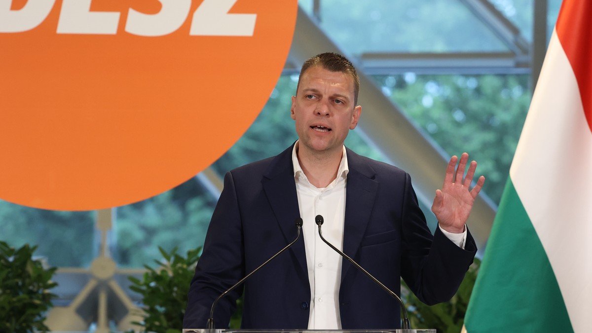 Menczer Tamás is ringbe szállt: „Lázár János ilyen Magyar Péter-szintű embereket szokott reggelizni”
