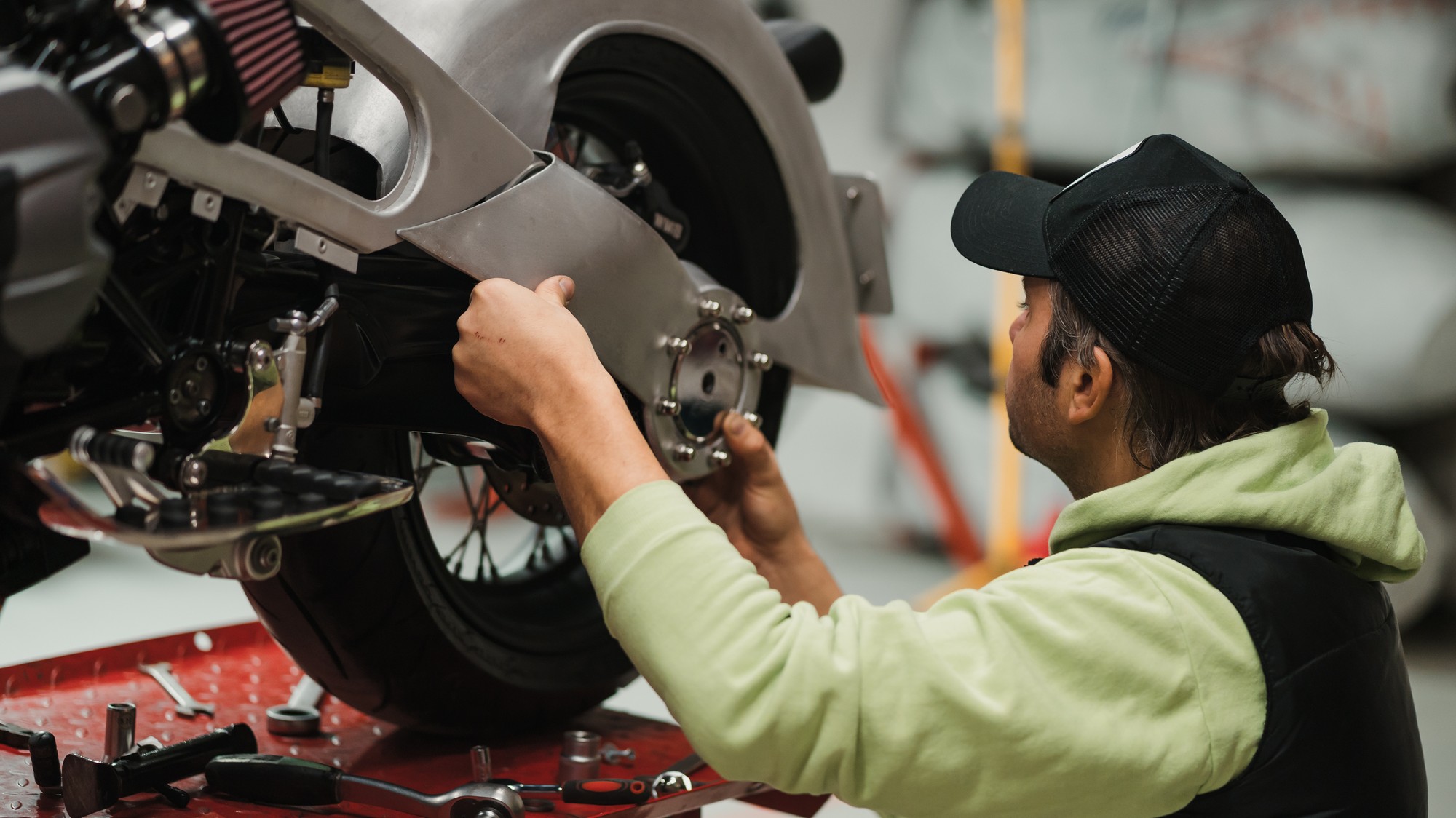 Motocykel po zime potrebuje kontrolu. Päť krokov pred prvou jazdou v sezóne. 