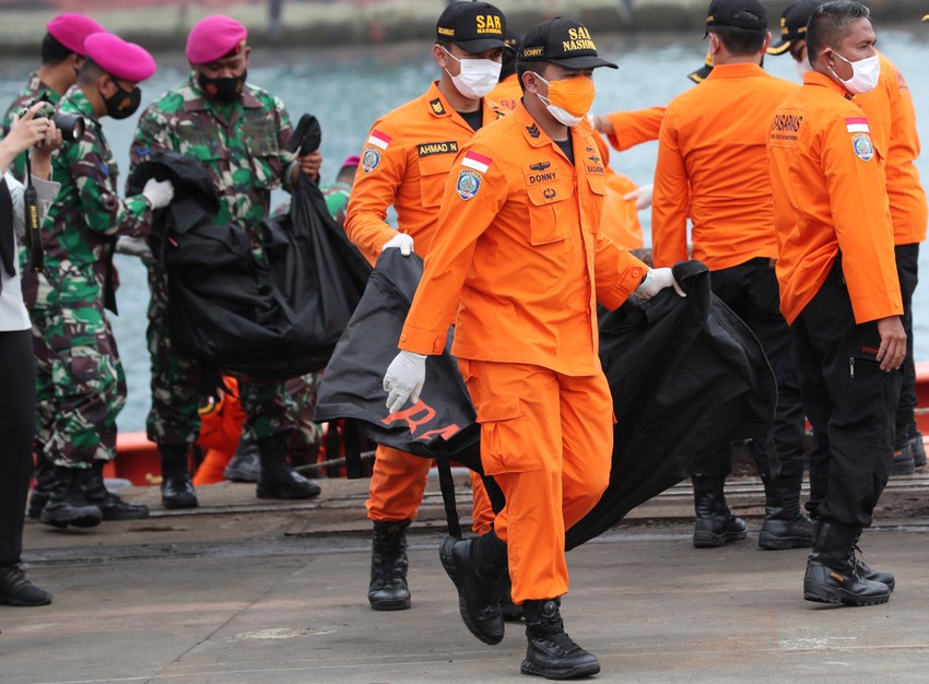 Spasioci nose vreće sa delovima tela