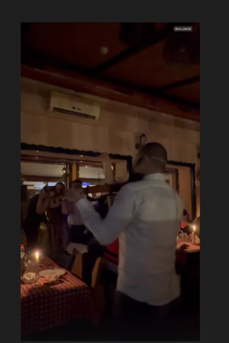 Milena Popović u kafani