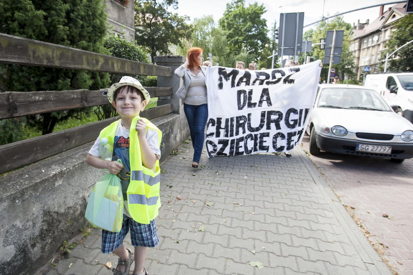 Marsz w obronie oddziału chirurgii dziecięcej w Gliwicach