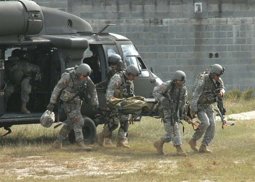 To wielki sukces naszego przemysłu lotniczego. W południe zaprezentowany zostanie pierwszy śmigłowiec Sikorsky UH-60 Black Hawk, który od podstaw zbudowano w Mielcu