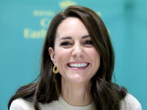 Katalin hercegné sosem látott gyerekkori fotót osztott meg - pont úgy néz ki rajta, mint Lajos herceg