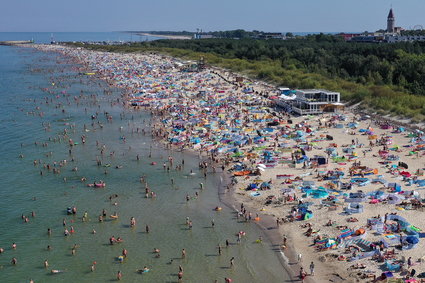 Wakacyjne plany Polaków pod znakiem niepewności. Krótkie wyjazdy zyskają na popularności