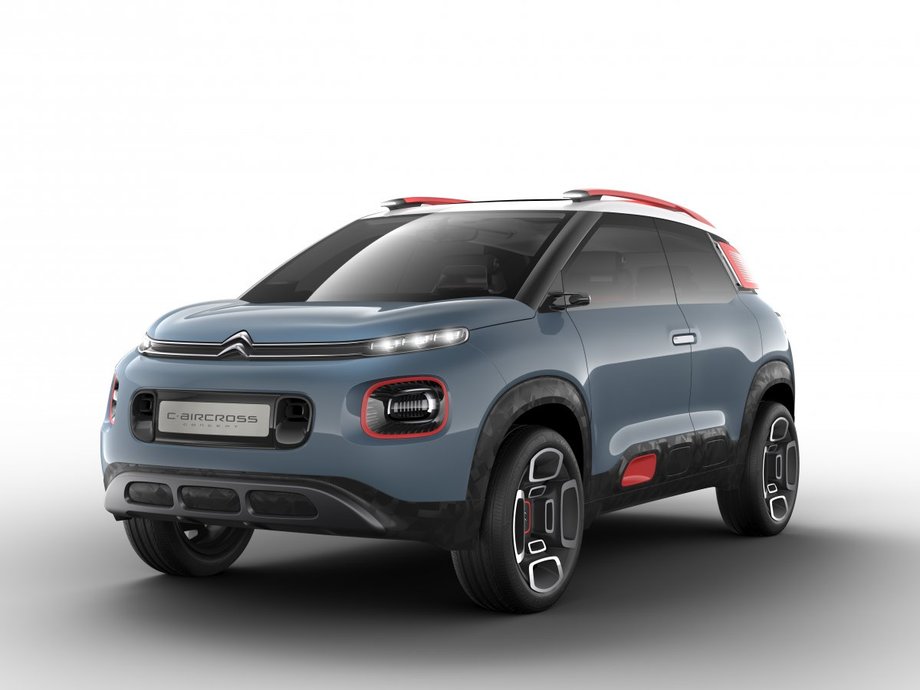 8. Citroen zaprezentował koncepcyjnego SUV-a C-Aircross w lutym. Firma powiedziała, że celowo wybrała współczesny styl nadwozia.