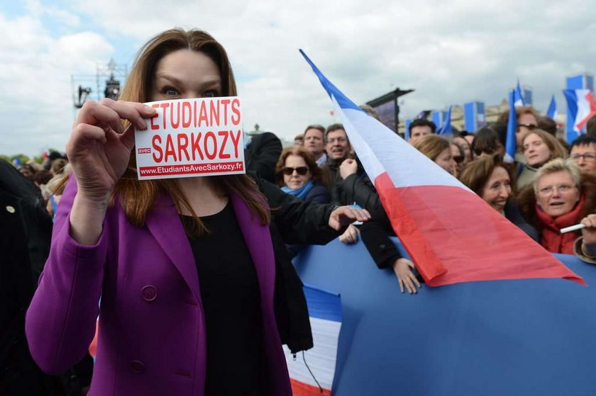 FRANCE2012-ELECTIONS-VOTE-PS-HOLLANDE