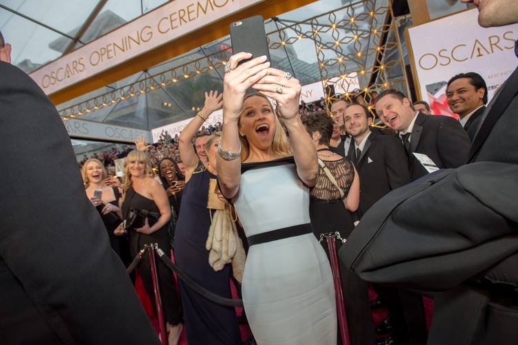 Selfie Reese Witherspoon