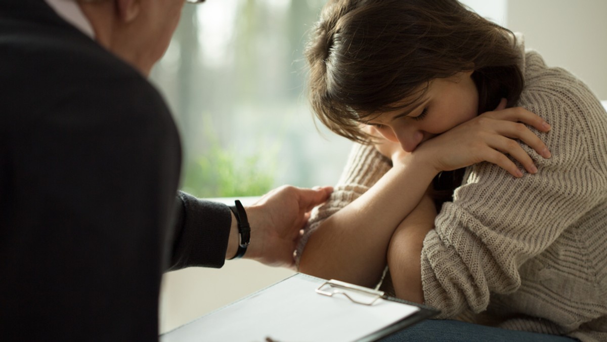 Caritas Archidiecezji Łódzkiej rozpoczęła realizację projektu "Udzielanie wsparcia psychologicznego dla pacjentów onkologicznych i dla ich rodzin". Zapraszamy osoby, które straciły kogoś bliskiego w wyniku choroby nowotworowej, rodziny osób chorych na nowotwór, a także pacjentów onkologicznych do skorzystania z bezpłatnego wsparcia psychologicznego. Wsparcie będzie miało charakter indywidualny i grupowy.