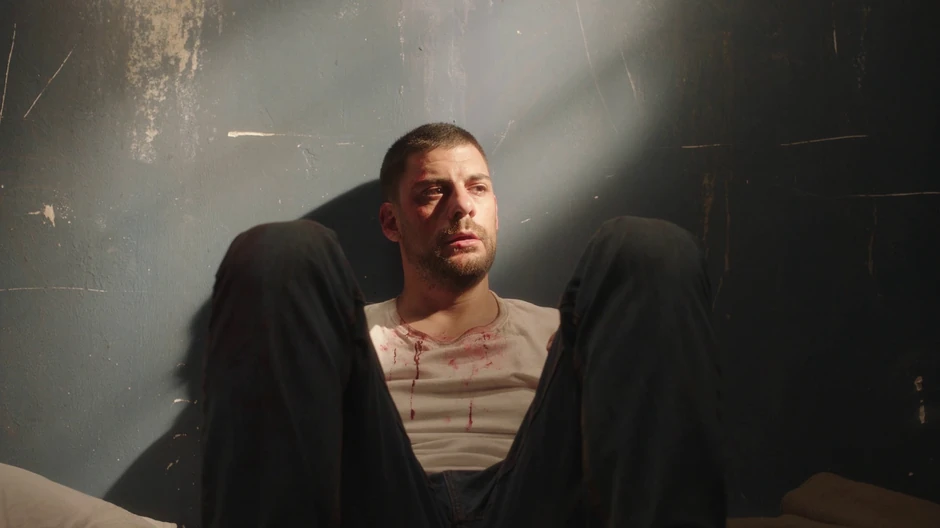 Milan Marić kao Ivan u seriji "Pad"