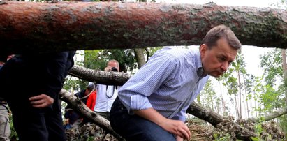 "Mistrzowskie pogaduszki" Błaszczaka ze strażakami. Poszedł na całość