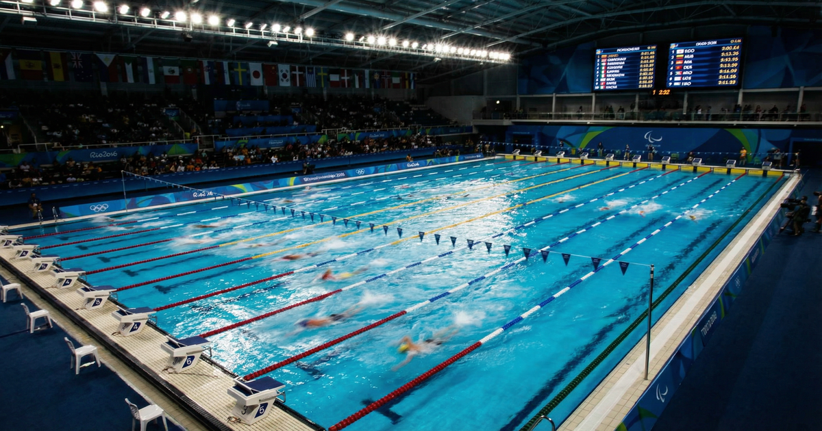 Marchand triomphe, Grousset bat le recordman du monde Dressel