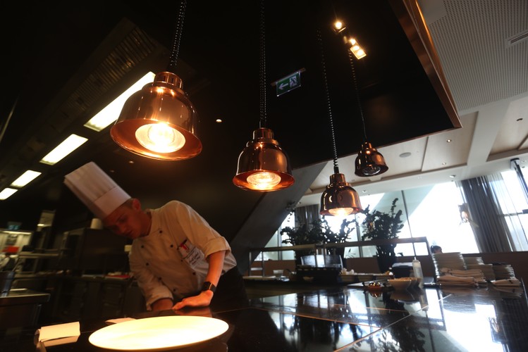 Szef kuchni w hotelu InterContinental Davos, Forum Ekonomiczne w Davos 2015, 20.01.2015, Szwajcaria.