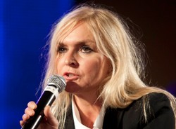 Monika Olejnik lustruje prezesa PiS. I zagląda do Wikipedii