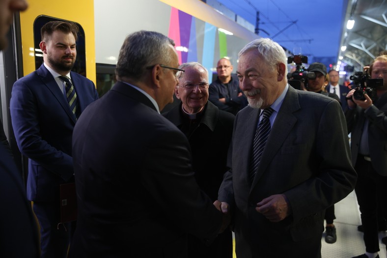 Minister Adamczyk i prezydent Jacek Majchrowski wskazywali na efekty dobrej współpracy rządu z samorządem