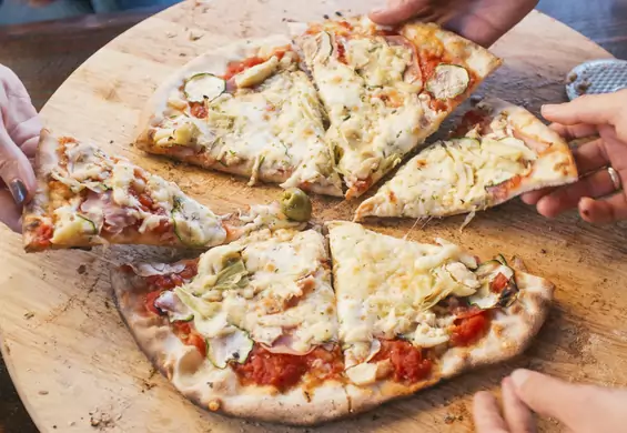 Matematycy wymyślili "perfekcyjny" sposób pokrojenia pizzy. Czy rzeczywiście jest idealny?