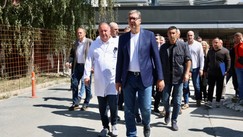 Aleksandar Vučić, u okviru posete Raškom okrugu, obilazi završne radove na dogradnji Kliničkog centra u Novom Pazaru   