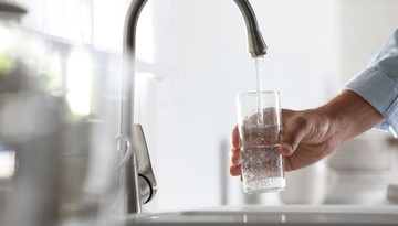 Ceny wody już wkrótce znacznie wzrosną? Za bezpieczną kranówkę zapłacą mieszkańcy