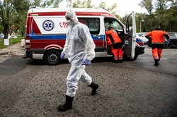 Jest już niedzielny bilans zakażeń. MZ prognozuje apogeum trzeciej fali