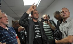 Białe róże dla Scheuring-Wielgus, modlitwa dla Międlara przed procesem za wpis o posłance Nowoczesnej