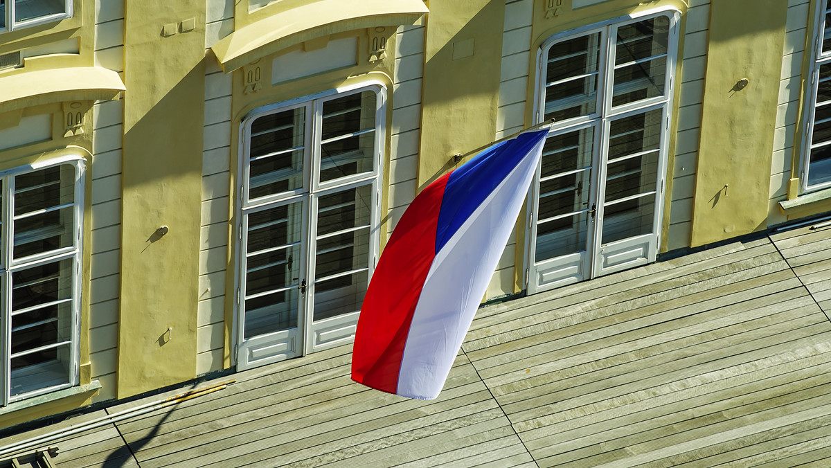 Czechy wprowadzają zaostrzone środki bezpieczeństwa podczas święta narodowego. To skutek zamachów w Paryżu. Dzień święta narodowego przypada dzisiaj - w Pradze i innych czeskich miastach spodziewanych jest szereg zgromadzeń i manifestacji.