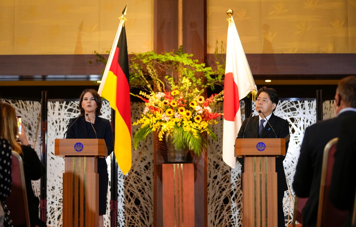Annalena Baerbock i Yoshimasa Hayashi