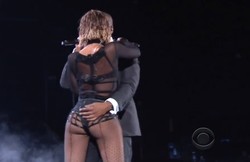 Beyoncé "zbyt gorąca", a nawet obsceniczna na gali Grammy [ZDJĘCIA]