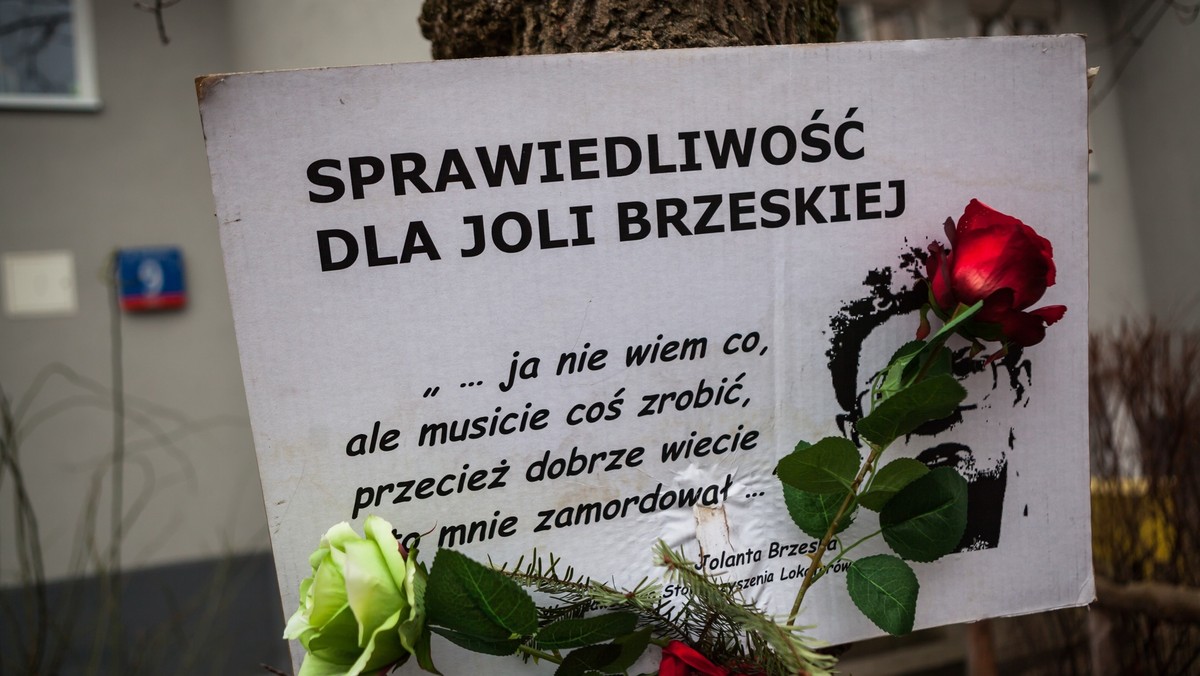 Prokuratura, wbrew zapewnieniom Zbigniewa Ziobry, nie dysponuje dowodami na zabójstwo Jolanty Brzeskiej przez członków tzw. mafii reprywatyzacyjnej. Co więcej, w ostatnim czasie intensywnie bada wersję samobójstwa. Wygląda na to, że śledztwo wróciło do punktu wyjścia i znów zmierza ku umorzeniu.