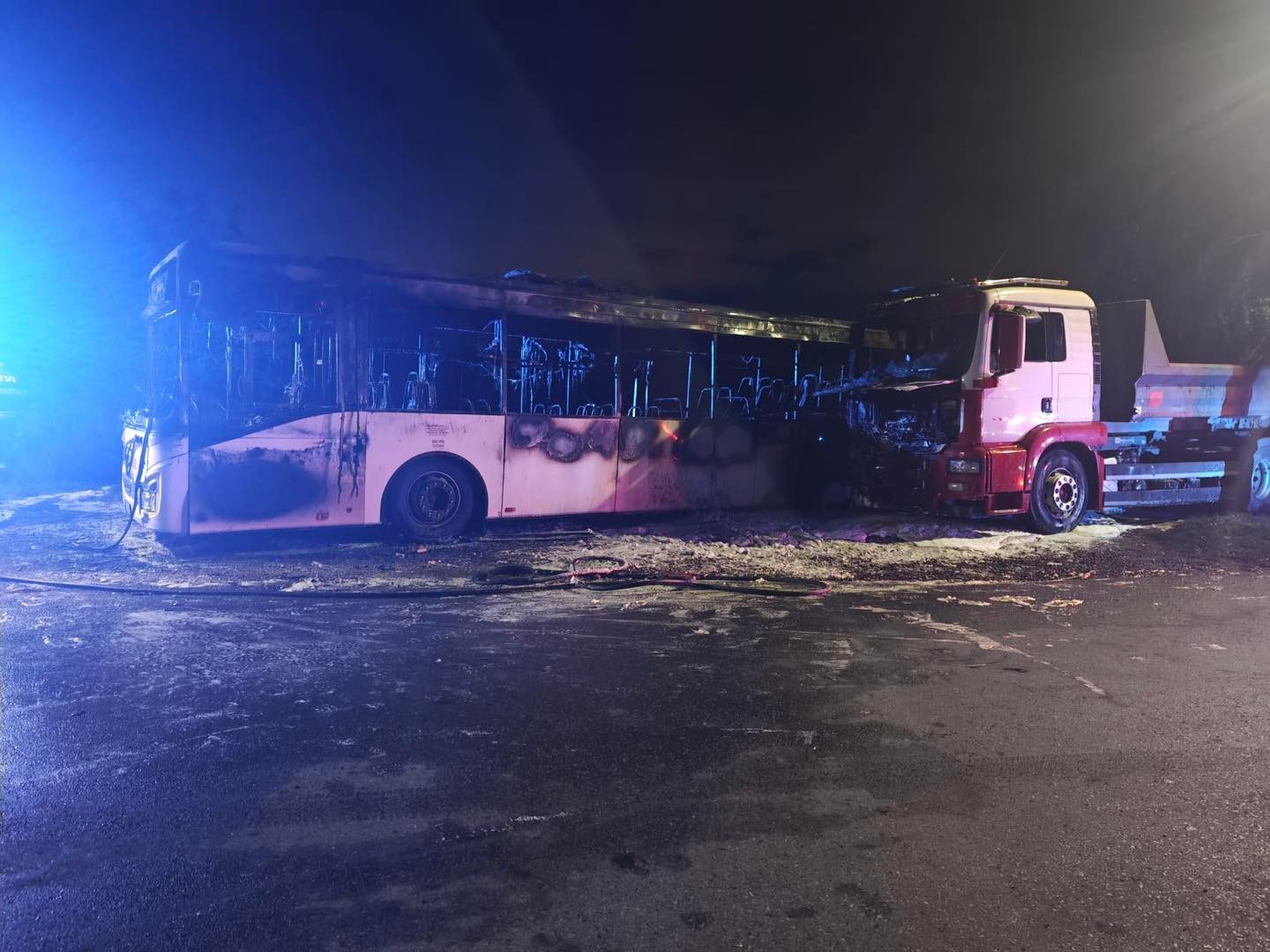HaZZ: Požiar autobusu v Sadoch nad Torysou spôsobil škodu za 230 000 eur.
