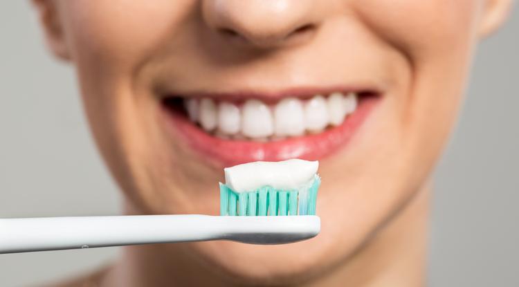 Ezért ne nedvesítsd meg a fogkefét fogmosás előtt Fotó: Getty Images