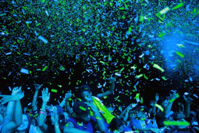 Armin Van Buuren 23 listopada 2016 zagrał swój pierwszy w życiu set w Birmie, w Rangun.