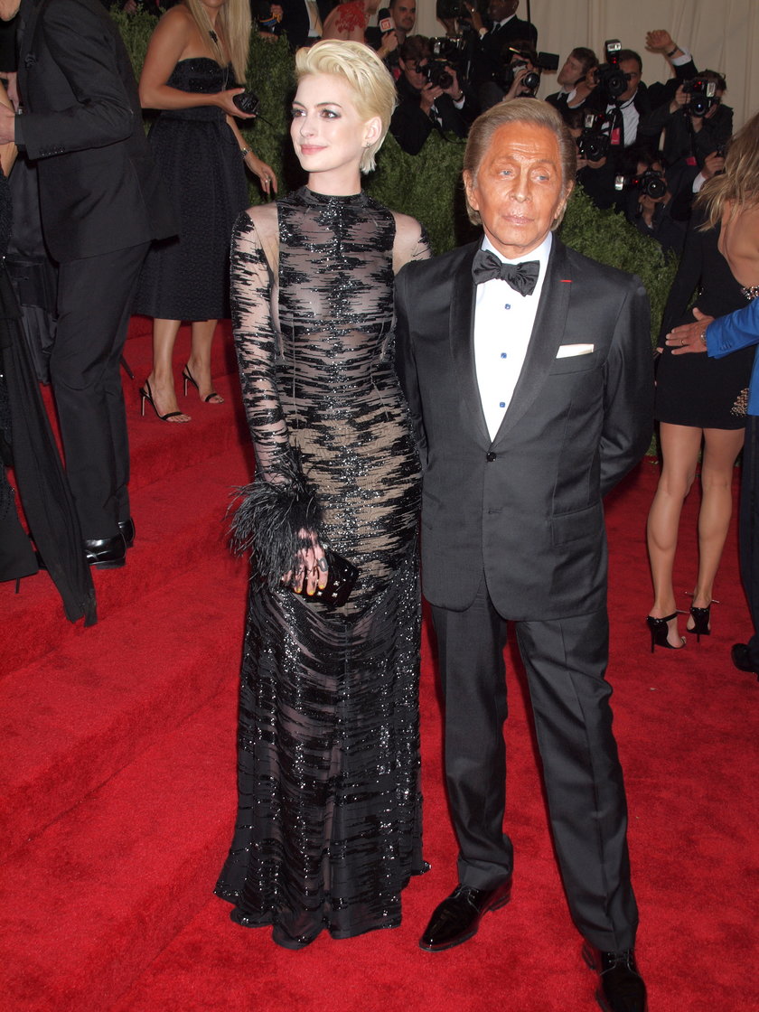 Anne Hathaway i Valentino Garavani