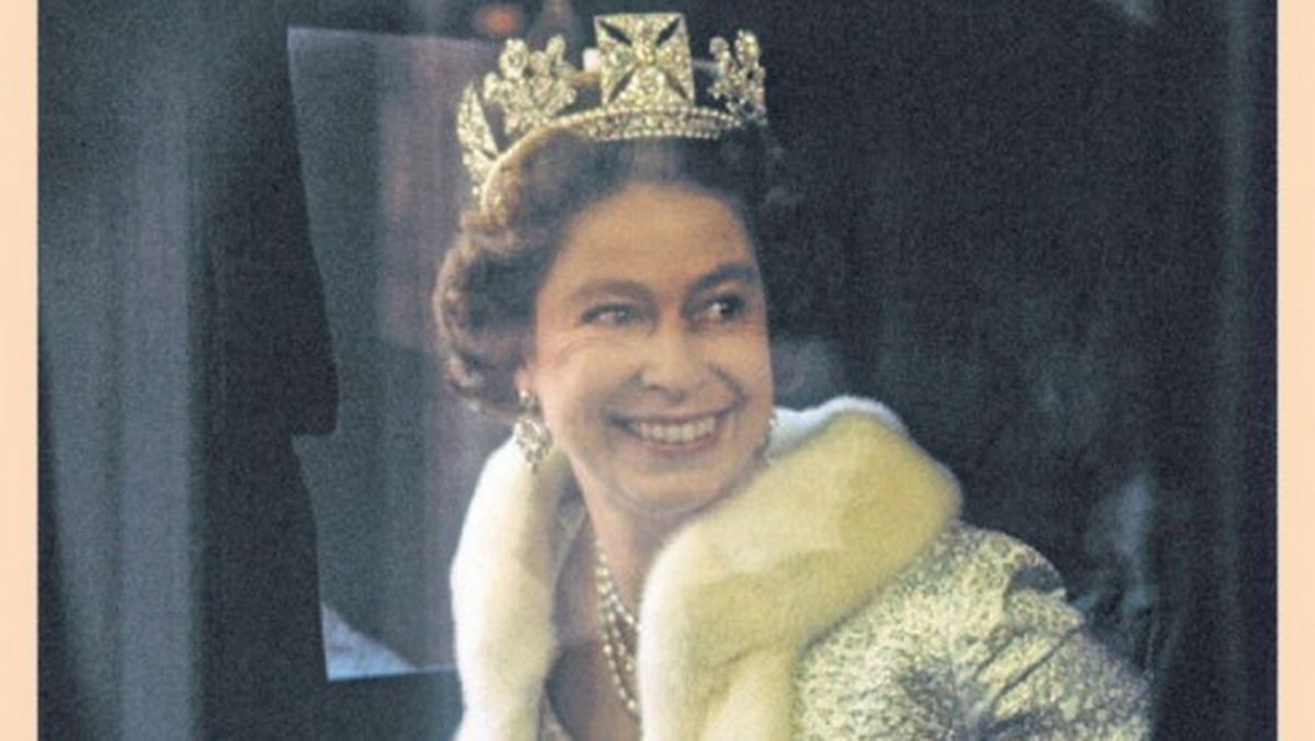 "Financial Times" na okładce umieścił jedno z najpiękniejszych zdjęć uśmiechniętej królowej