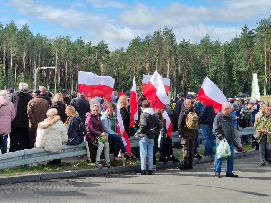 Goście uroczystości z okazji otwarcia przekopu