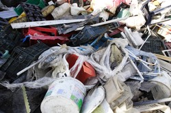 Warszawie grozi góra nieodebranych śmieci? Przetargów nadal nie ma