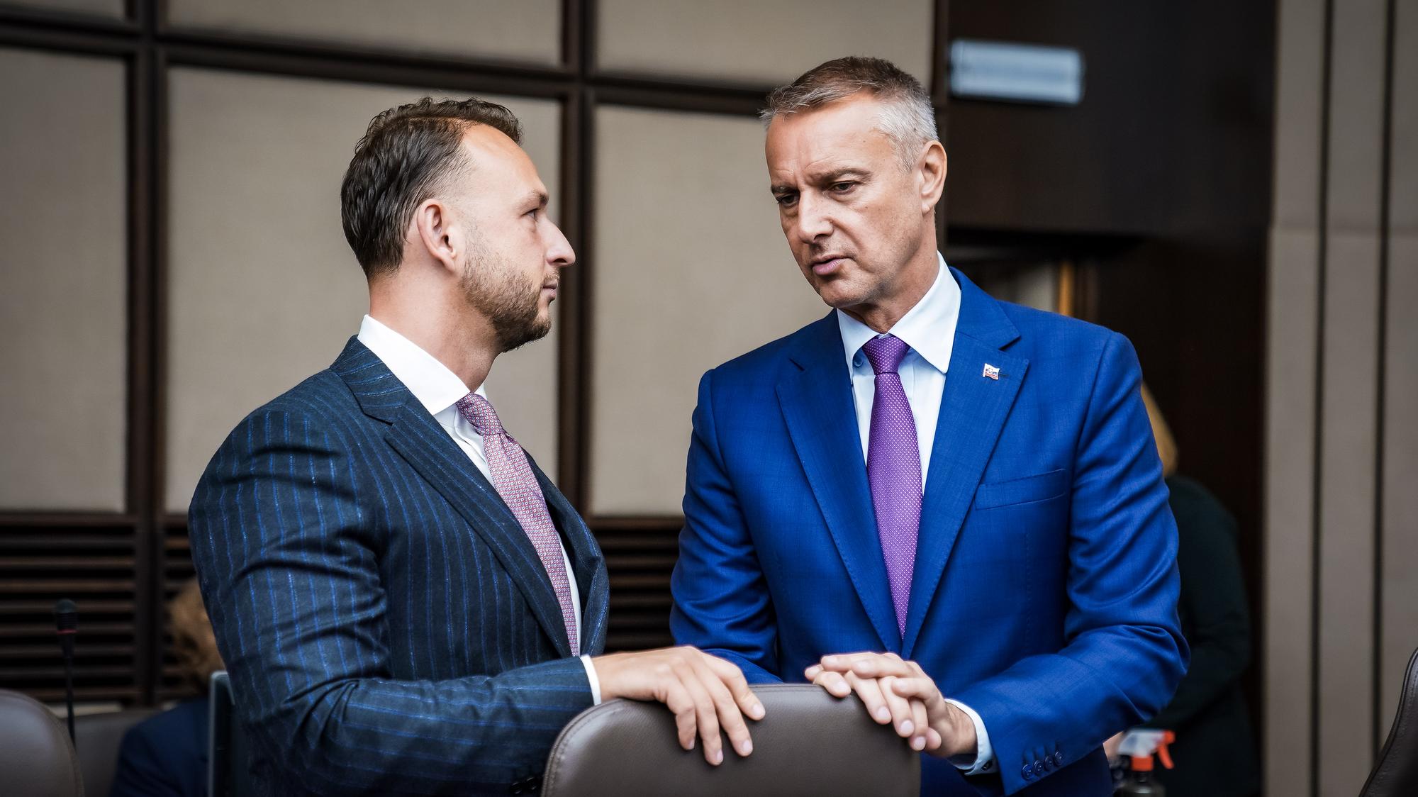 Minister vnútra Matúš Šutaj Eštok a minister MIRRI Richard Raši.