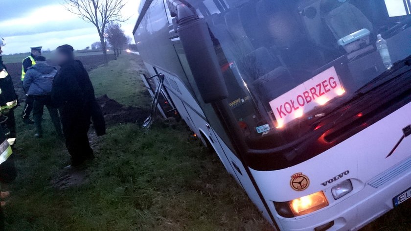 Orkan Aleksandra zdmuchnął autobus!