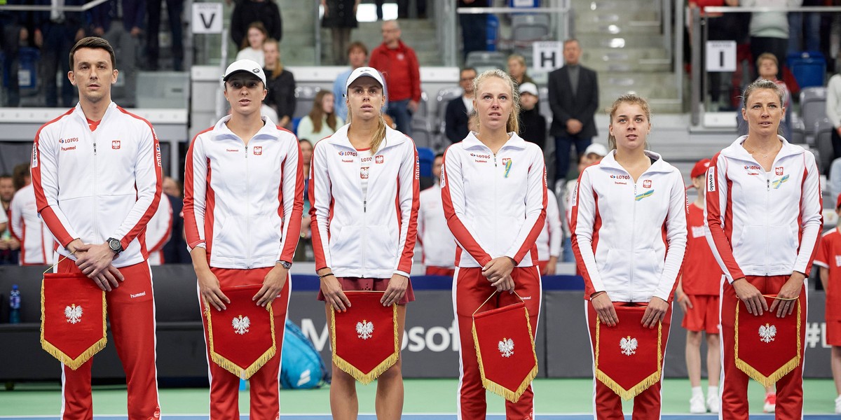 Polska reprezentacja: kapitan Dawid Celt, Iga Swiatek, Magda Linette, Magdalena Frech, Maja Chwalinska, Alicja Rosolska 