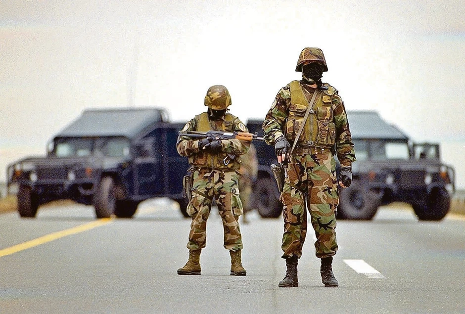 Legitimacije DB davale su "beretkama" ovlašćenja da legitimišu i privode građane, ulaze u tuđe stanove i vrše pretres bez naloga, da nose vatreno oružje i da ga upotrebe...
