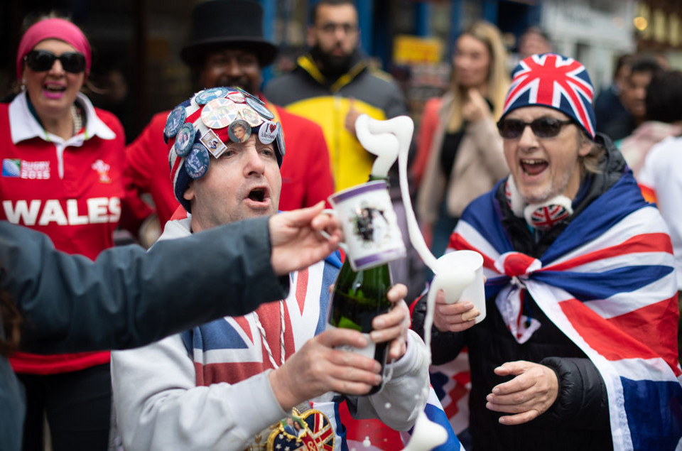 Fani świętują narodziny Royal Baby