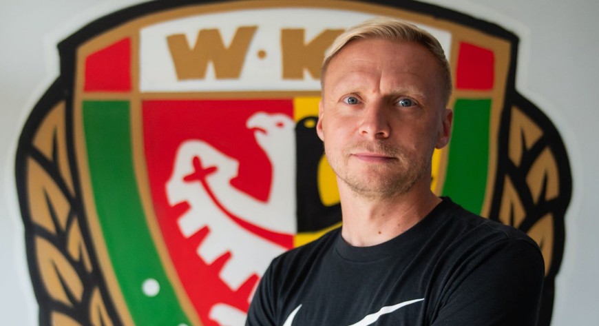 Teraz Pawelec będzie wspierał Ante Simundzę i beniaminka PKO BP Ekstraklasy w zakresie stałych fragmentów gry oraz organizacji defensywy. 
