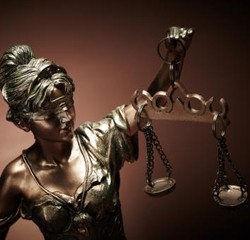 25 lat za niewinność. Temida w Polsce jest nie tylko ślepa, ale i głucha