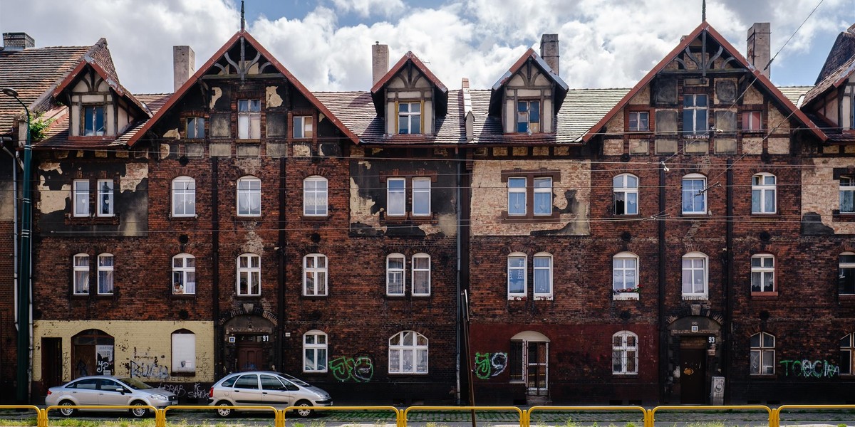 Kamienice w Lipinach zyskają dawny, przedwojenny blask. We wrześniu ruszy remont.